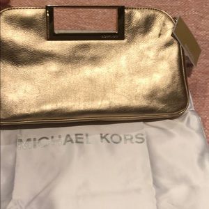 Michalel kors clutch
